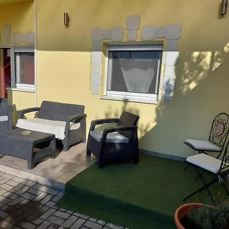 Apartment Corner 5 *