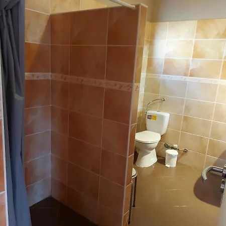 Apartament Corner 5 *