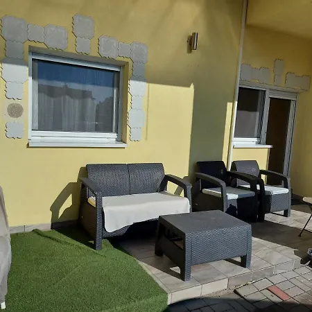 Apartman Corner 5 *