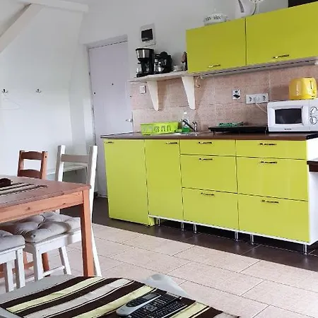 Apartament Corner 5 *