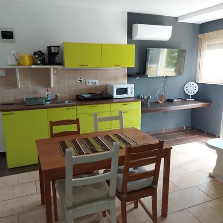 Corner 5 *