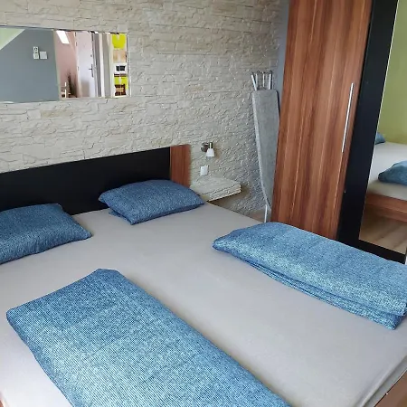 Corner 5 Apartman *