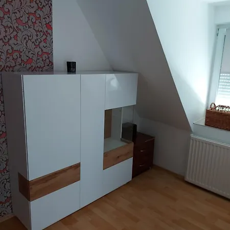 Apartman Corner 5 *