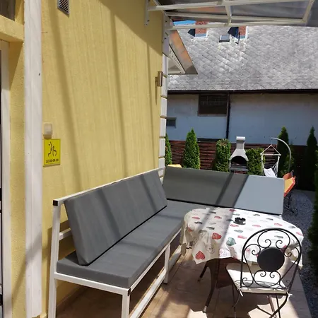 Corner 5 Apartman *
