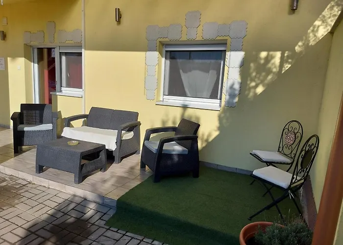 Apartment Corner 5 *