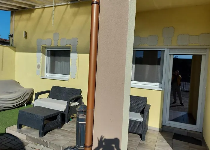 Corner 5 Apartment *