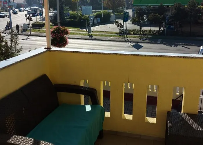 Corner 5 *
