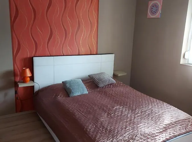 Corner 5 Apartment *
