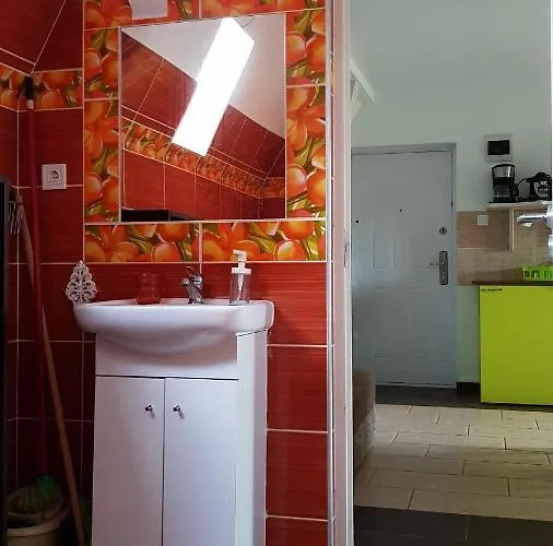 Апартаменты Corner 5 *