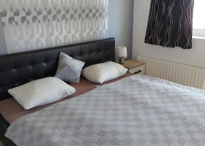 Corner 5 Apartment *