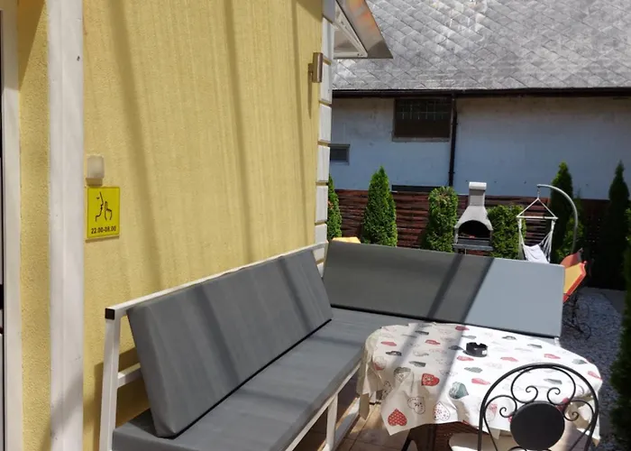 Corner 5 Apartment *